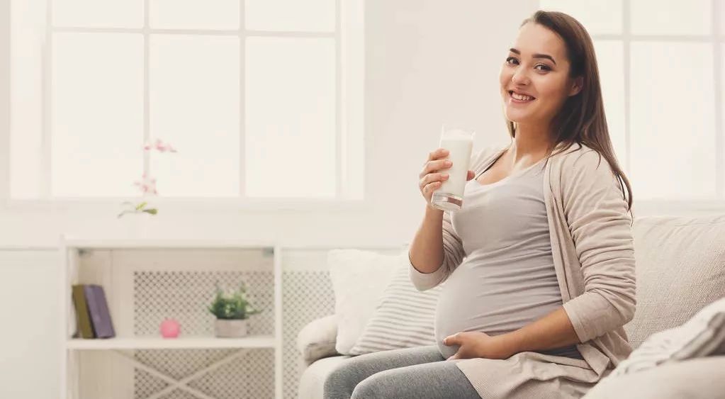 【菁妈提醒】 怀孕之后每天500毫升的纯牛奶或者酸牛奶,如