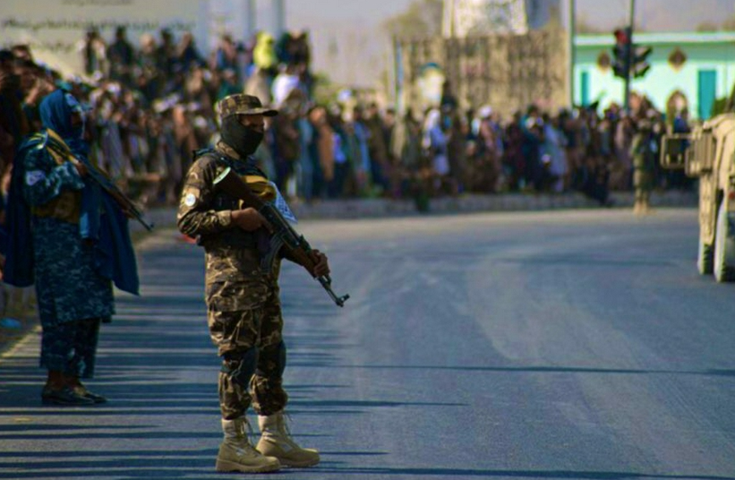 阿富汗塔利班举行军事阅兵塔利班给美国伤口撒盐