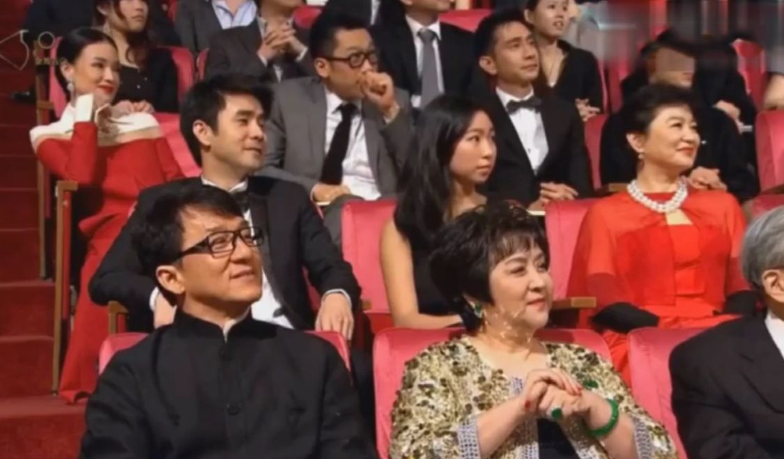 高情商名场面:杨幂苏醒套近乎,郭德纲敲打徒弟,黄渤自嘲火腿肠